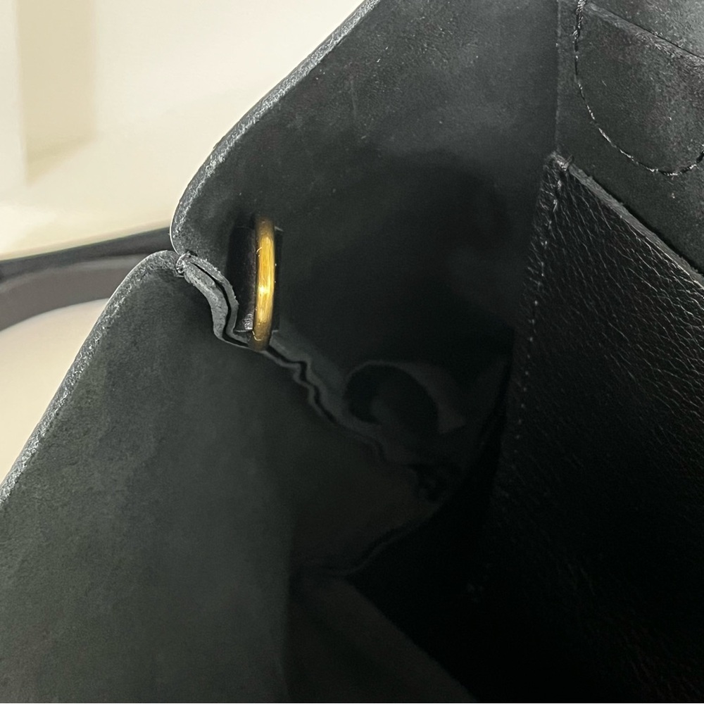 NWOT Portland Leather Rainstorm Crossbody Satchel Bag Pristine Timeless Everyday - Picture 15 of 16